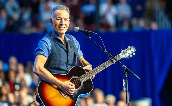 philadelphia pa usa october 28 600nw 2542195899 600x370